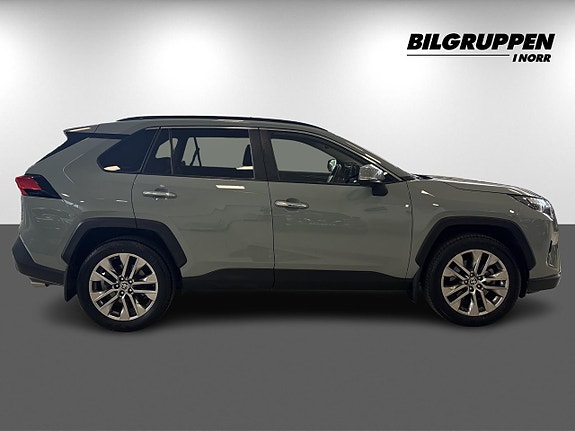 Toyota RAV4 5 of 5