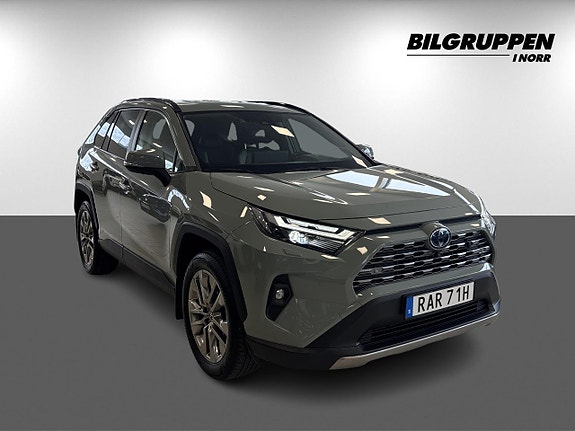 Toyota RAV4 4 of 5