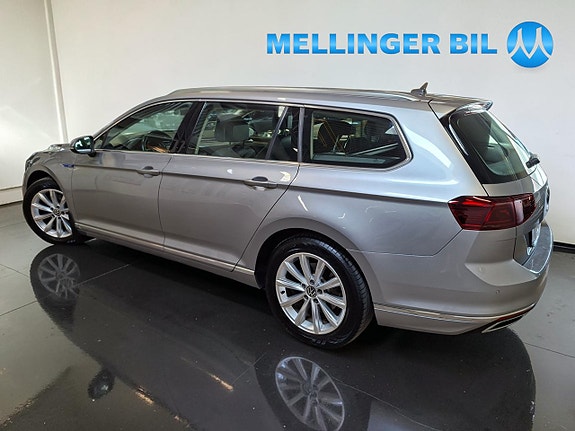 Volkswagen Passat 4 of 22