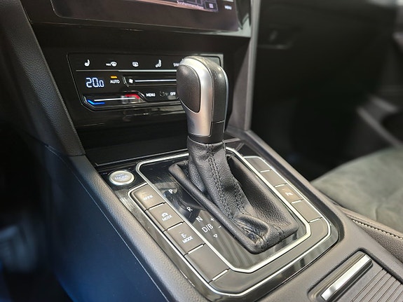 Volkswagen Passat 21 of 22