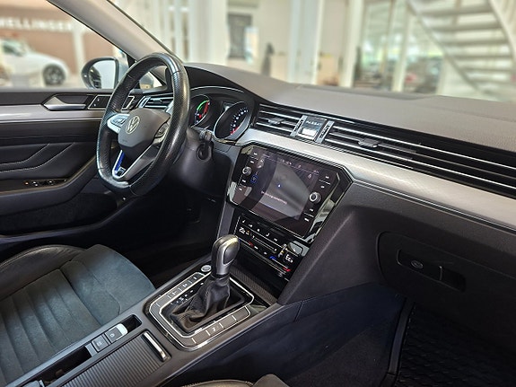 Volkswagen Passat 8 of 22