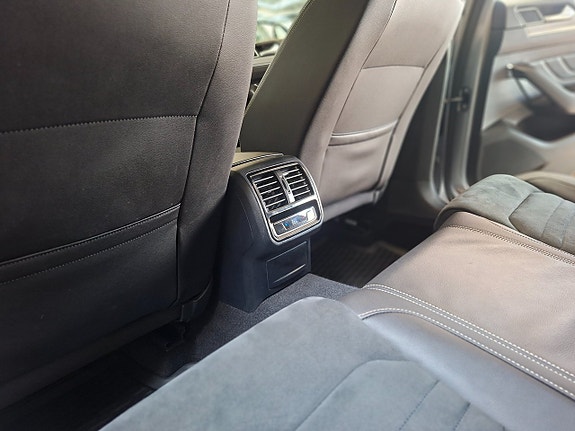 Volkswagen Passat 12 of 22