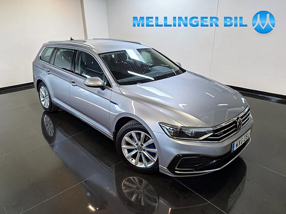 Volkswagen Passat 2 of 22