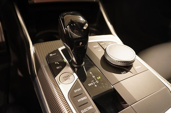 BMW 330e 19 of 19