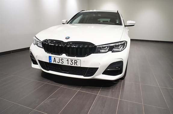 BMW 330e 5 of 19