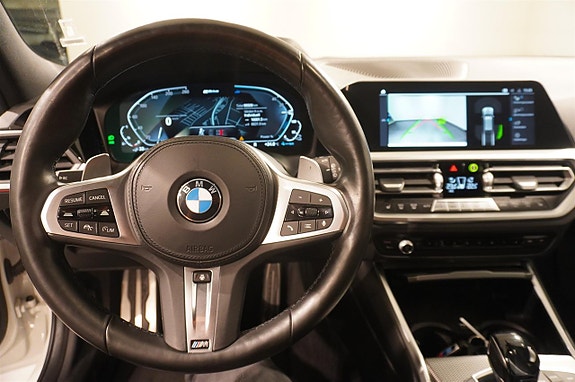 BMW 330e 18 of 19