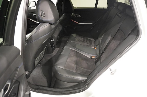 BMW 330e 9 of 19