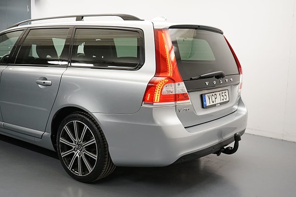 Volvo V70 3 of 5