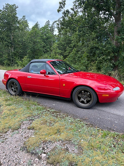Mazda MX-5 3 of 5