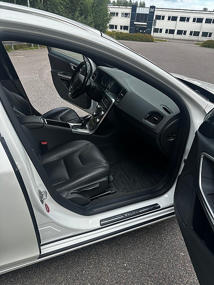 Volvo V60 5 of 5