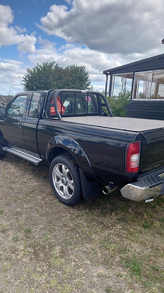 Nissan King Cab 2 of 3