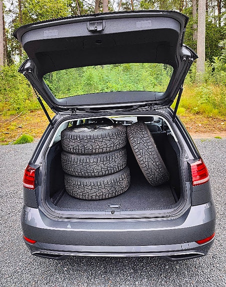 Volkswagen Golf VII 17 of 21