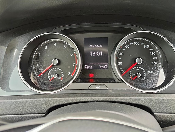 Volkswagen Golf VII 19 of 21