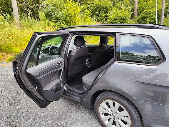 Volkswagen Golf VII 9 of 21