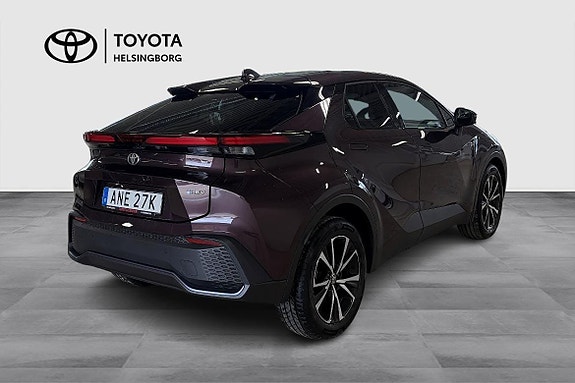 Toyota C-HR 4 of 5