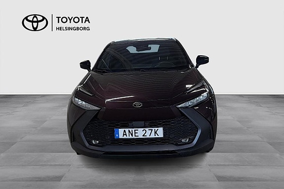 Toyota C-HR 2 of 5