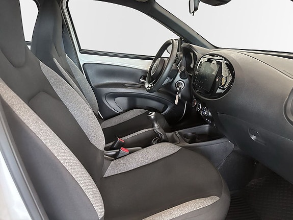 Toyota Aygo X 6 of 10