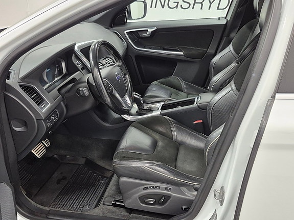 Volvo XC60 2 of 5