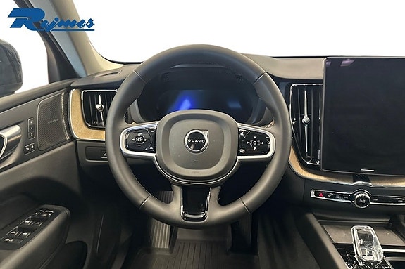 Volvo XC60 4 of 5