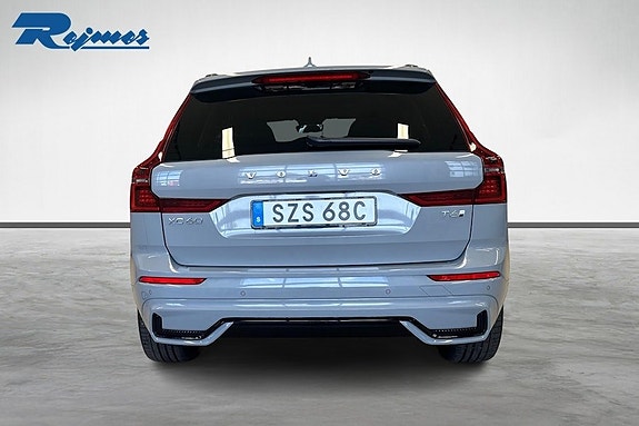 Volvo XC60 2 of 5