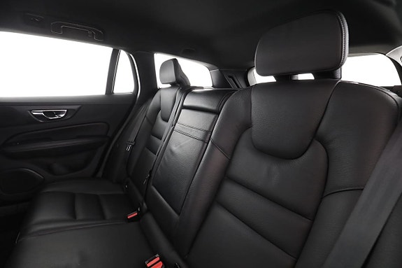 Volvo V60 15 of 30