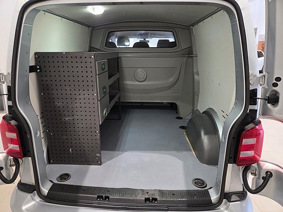 Volkswagen Transporter 6 of 11