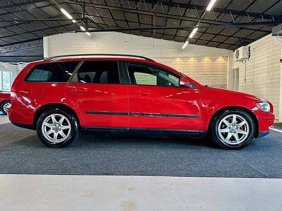 Volvo V50 2 of 5