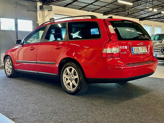 Volvo V50 4 of 5