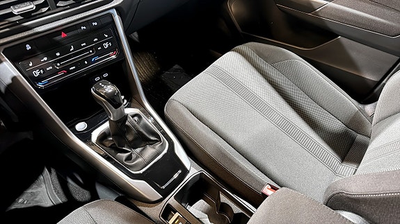 Volkswagen T-Roc 15 of 19