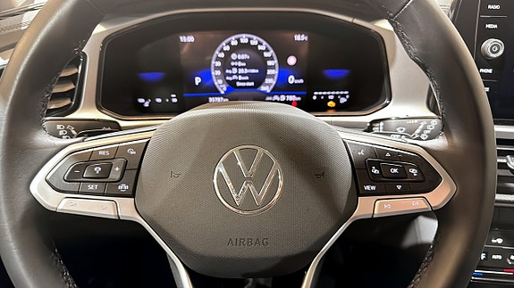 Volkswagen T-Roc 16 of 19