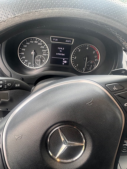 Mercedes-Benz B200 8 of 8