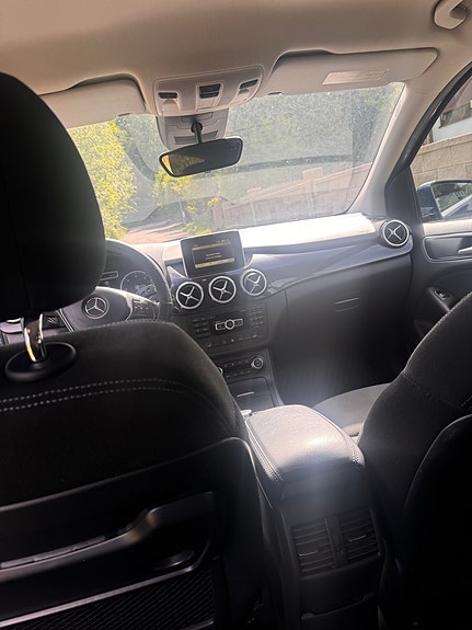 Mercedes-Benz B200 7 of 8