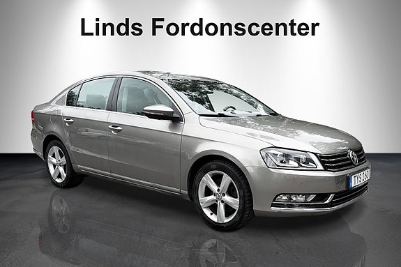 Volkswagen Passat 2 of 6