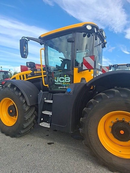 JCB Fastrac 4220 Icon 2 of 8