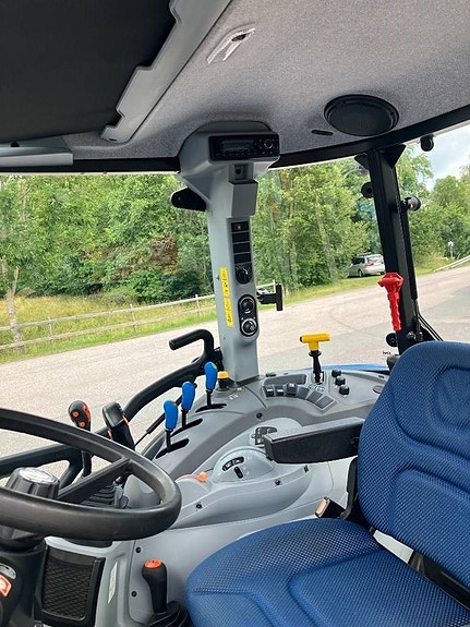 New Holland T 5.120 9 of 11