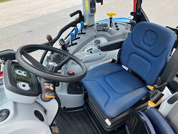 New Holland T 5.120 8 of 11
