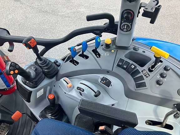 New Holland T 5.120 10 of 11
