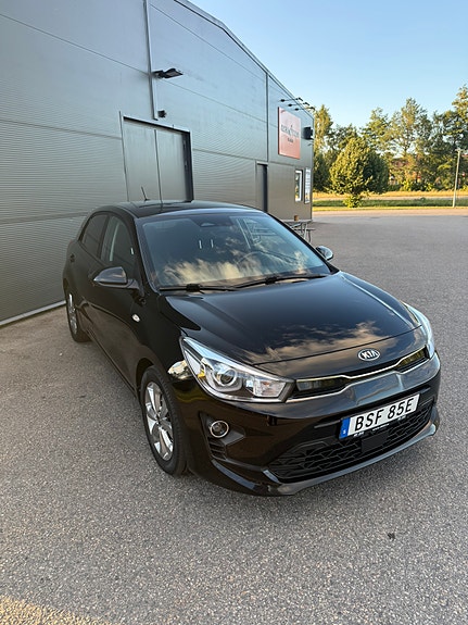 Kia Rio 2 of 9