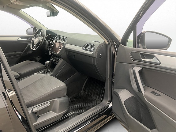 Volkswagen Tiguan 21 of 30