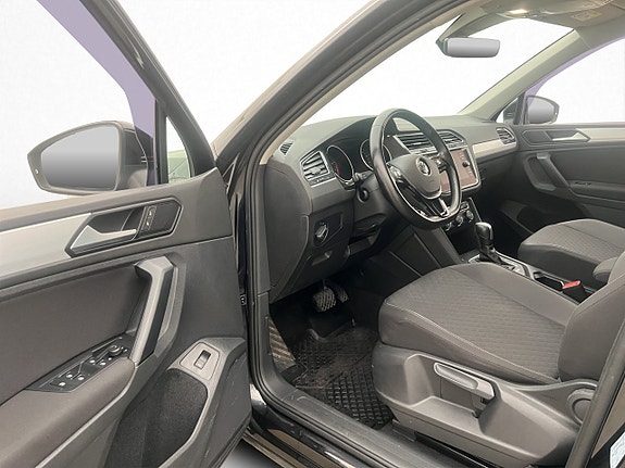 Volkswagen Tiguan 11 of 30