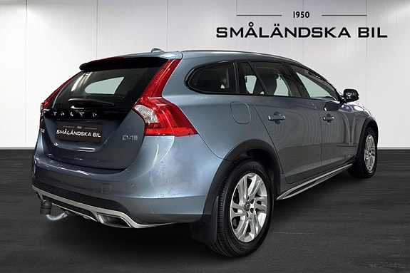 Volvo V60 Cross Country 4 of 5