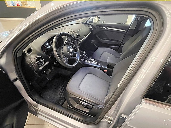 Audi A3 4 of 5