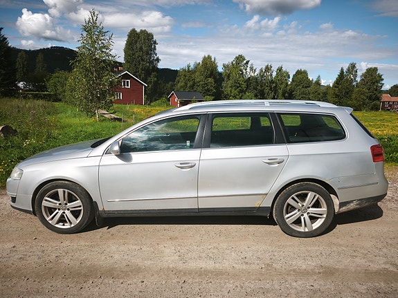 Volkswagen Passat 3 of 5