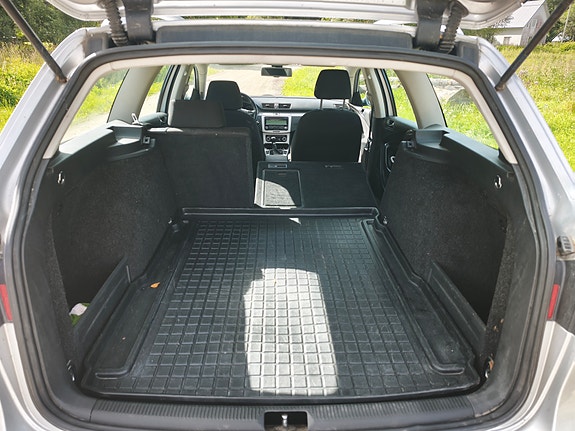 Volkswagen Passat 7 of 12