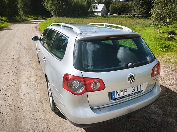 Volkswagen Passat 6 of 12