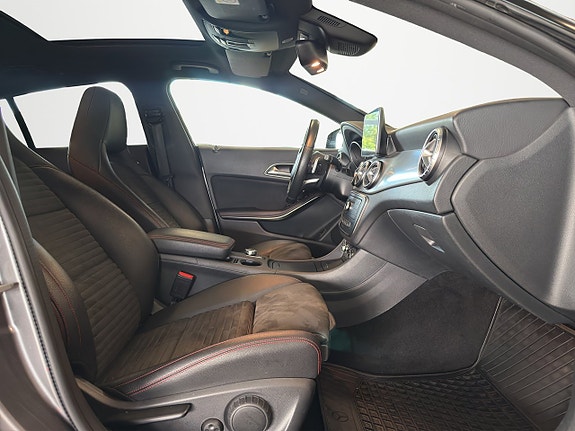 Mercedes-Benz CLA220 d 15 of 23