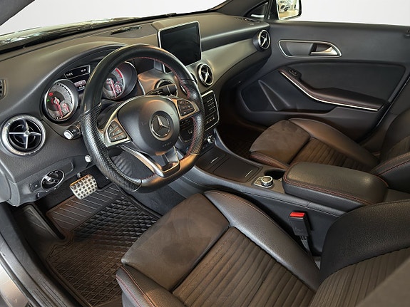 Mercedes-Benz CLA220 d 13 of 23