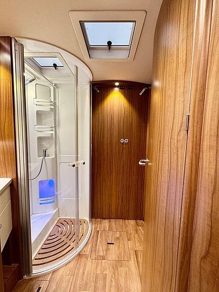 Hymer 798 Premium Line 50-ED EP-Stödben ALDE Inverter Solpanel Ax2 Automat Last:1363 19 of 30