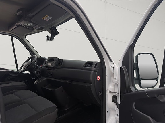 Nissan NV400 27 of 30