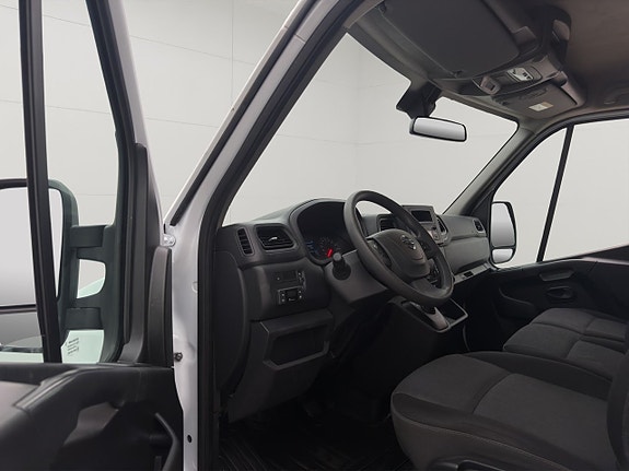 Nissan NV400 16 of 30